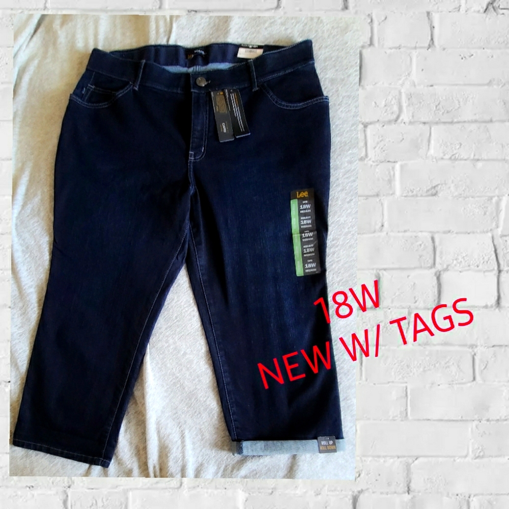 NEW WITH TAGS Capri Jeans